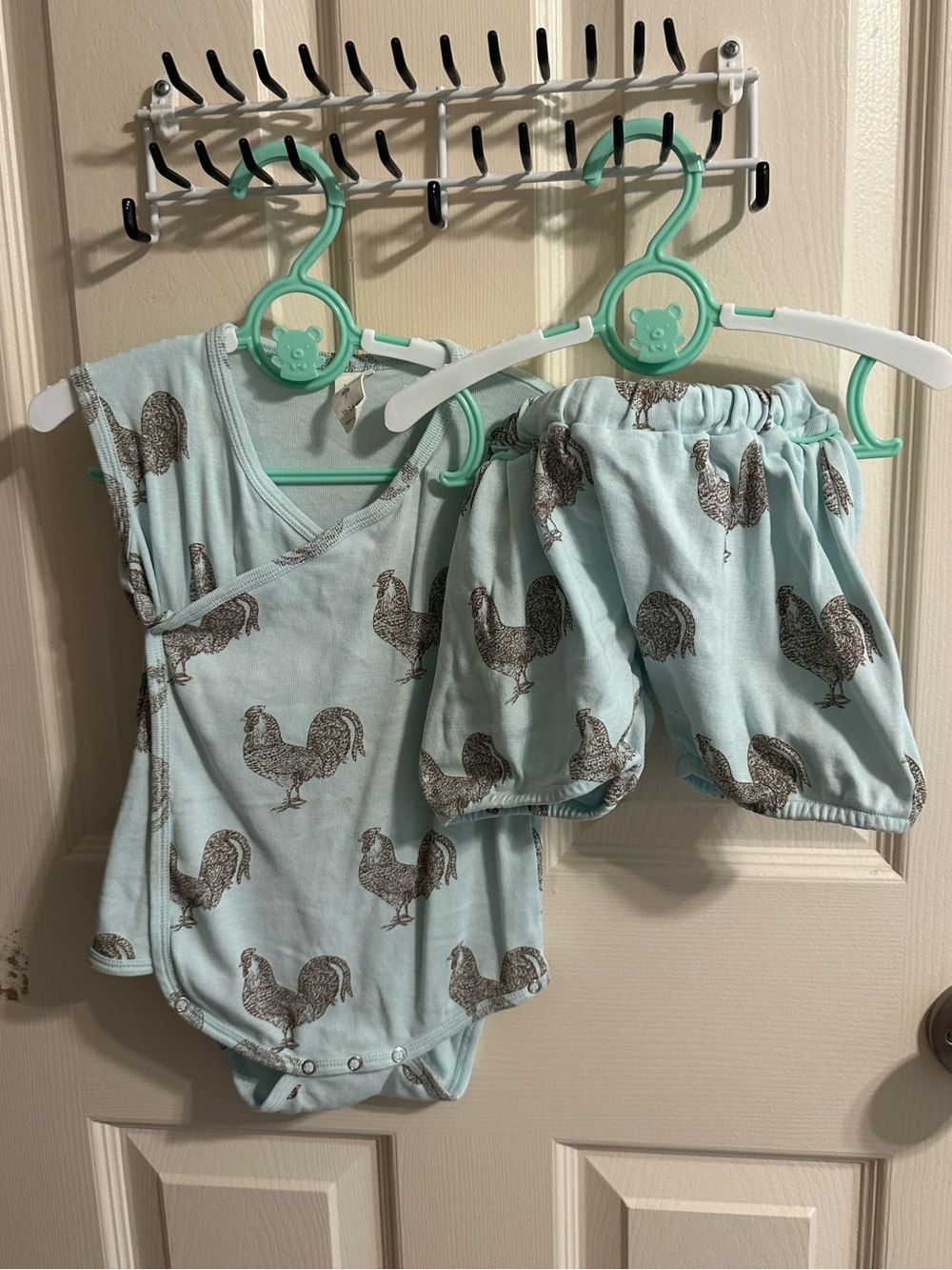 kate quinn Light Blue Rooster Print Baby Matching Set